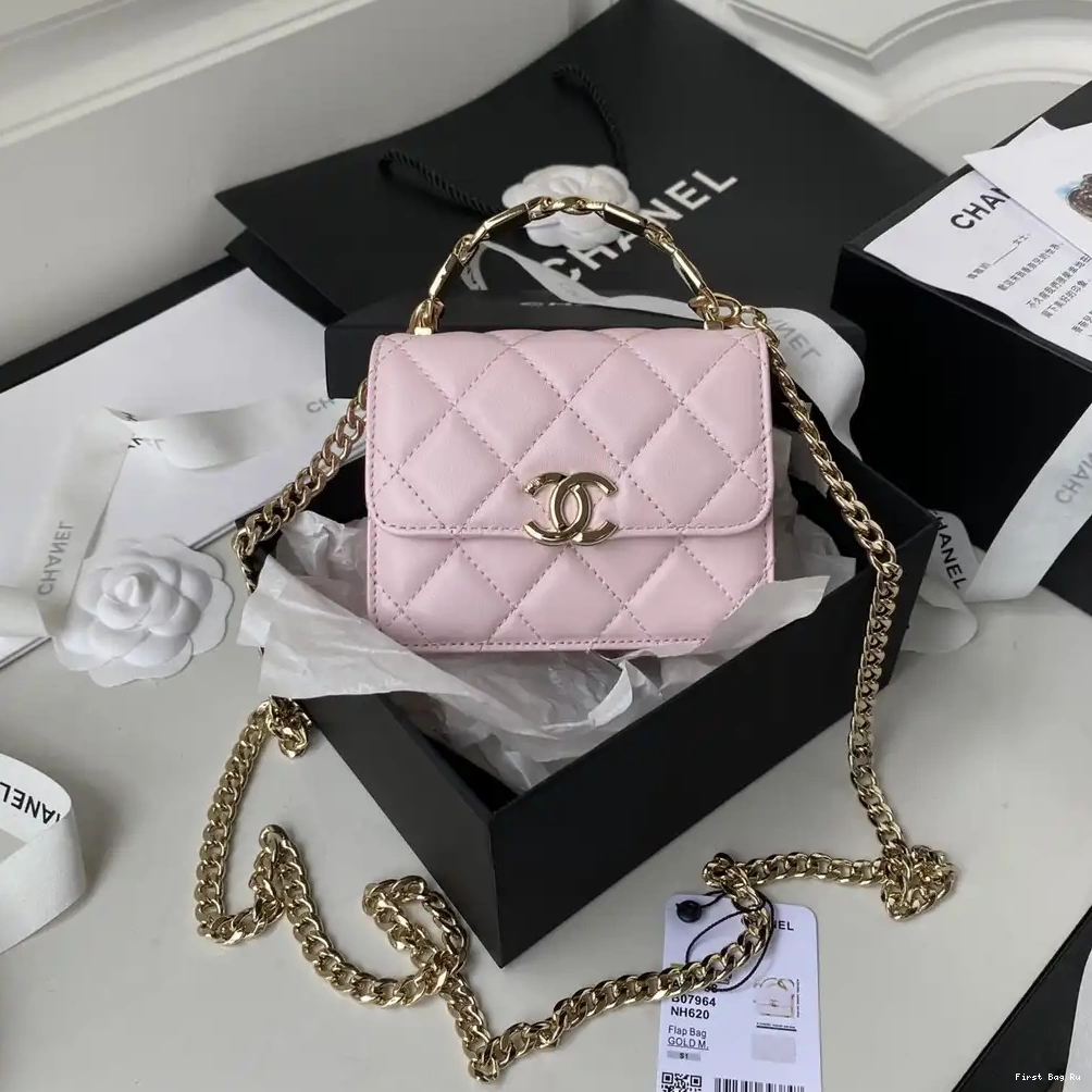 First Bag Ru WITH CHAIN CHANEL CHANELUTCH 0518